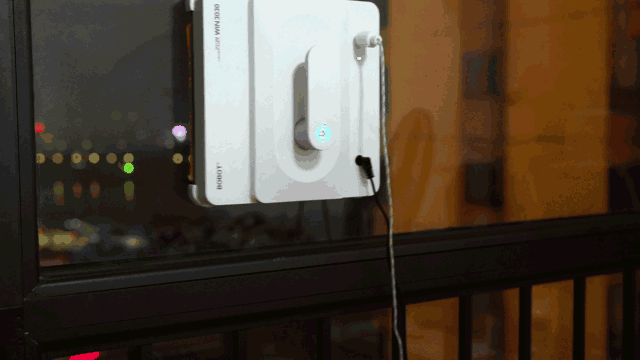智能擦窗机器人.gif