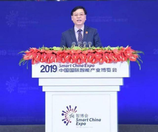 1567048197899156.jpeg 联想集团董事长兼 CEO 杨元庆.jpeg