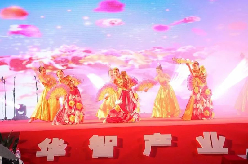 联欢晚会现场6.jpg