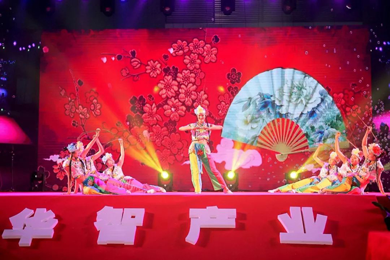 联欢晚会现场10.jpg