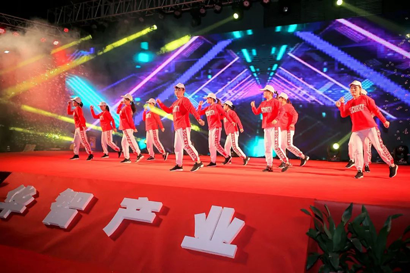 联欢晚会现场16.jpg