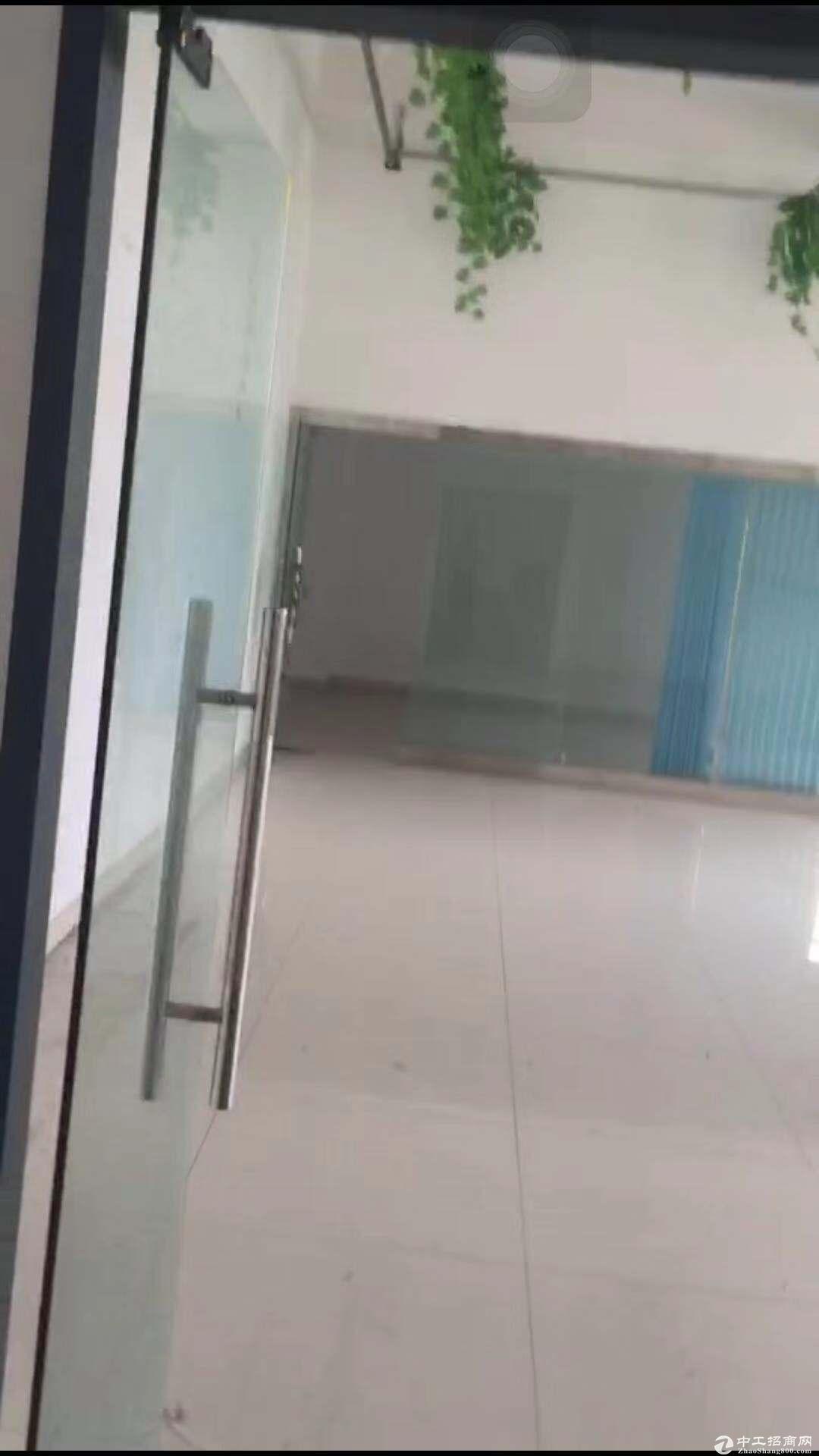 包河工业园一楼整层一千平厂房小车可入