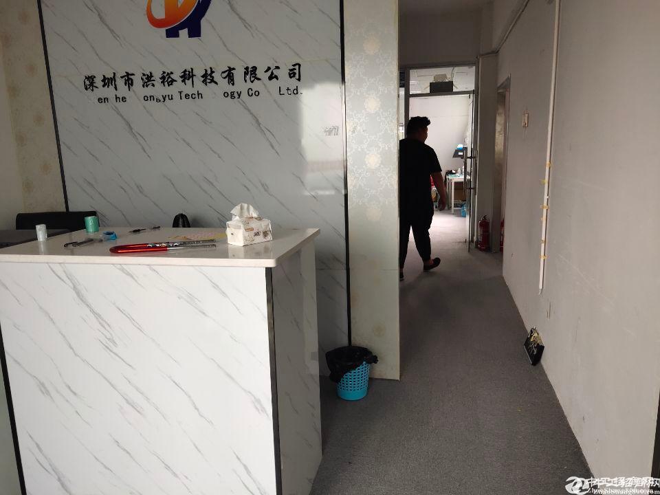 深圳龙华大浪楼上280平带装修，有前台办公室车间仓库洗手间
