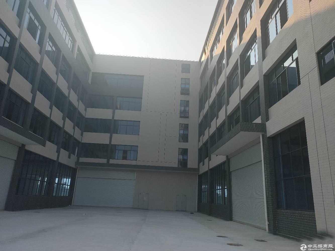 白云 太和民营科技园厂房3楼1260平方出租 有办公室装修