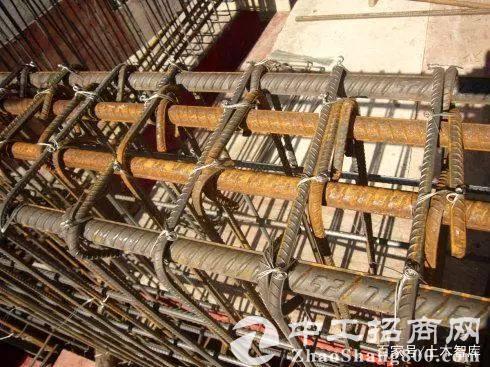 搭建钢结构厂房楼板用的钢筋叫什么？