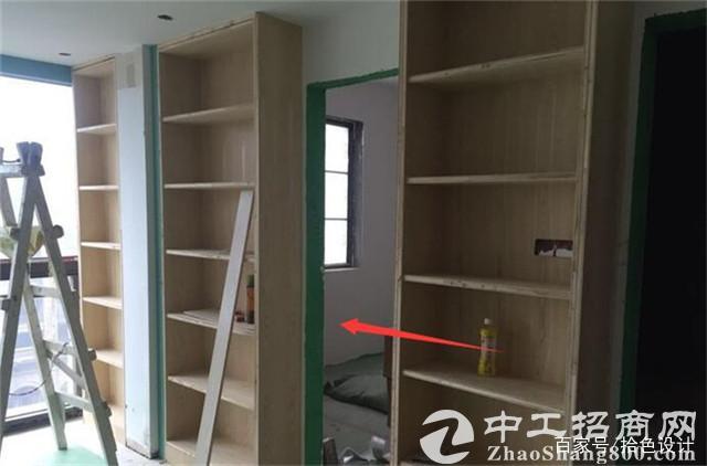 厂房门安装门套前，一定要打门套基础