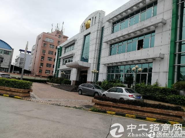 厂房装修建材解析：防火玻璃的四大性能