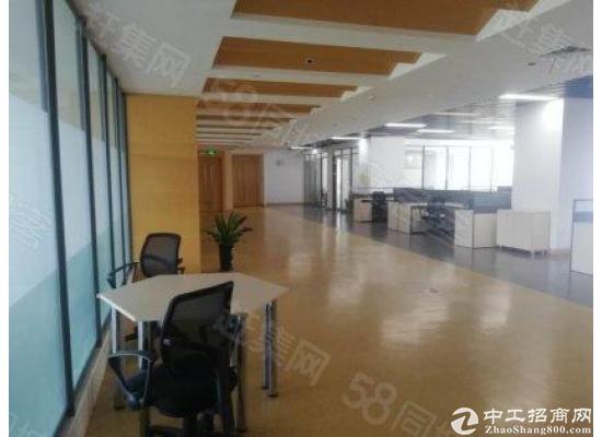 深圳坪山区公司总部研发办公厂房出租，每层1390平米6部电梯3